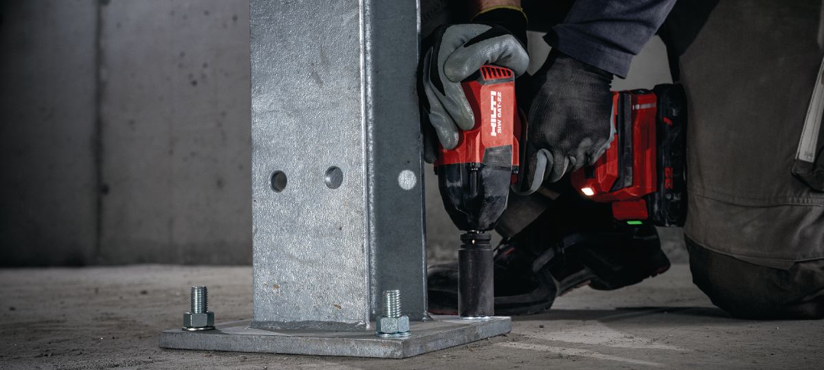 Cropped version of the HAS rod baseplate application image with cordless impact wrench SIW 6AT-22 for PDP.