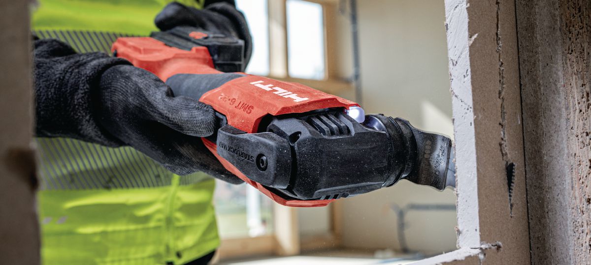 Cutting drywall with SMT 6-22